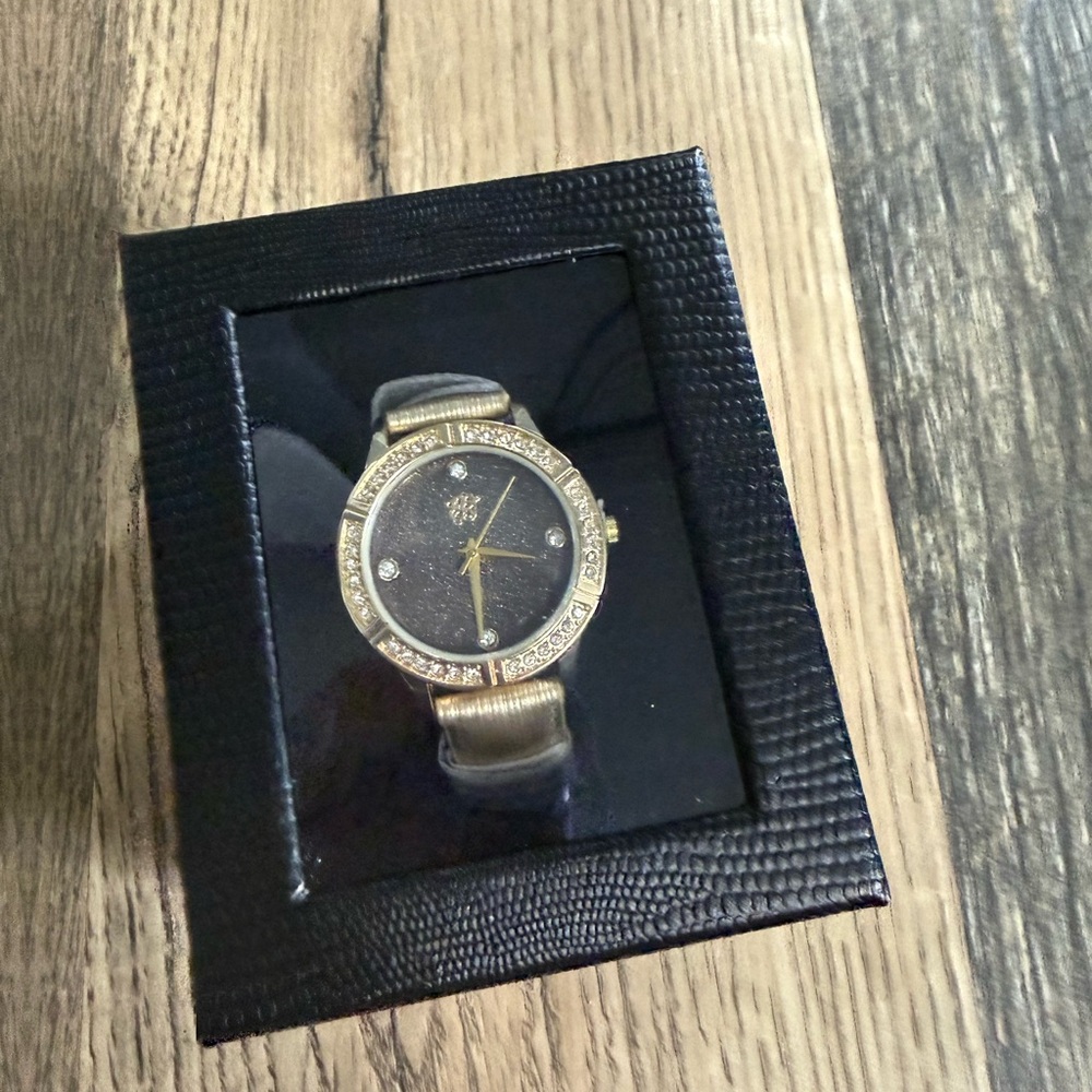 Gold-Tone Women's Watch with Champagne Fabric Strap